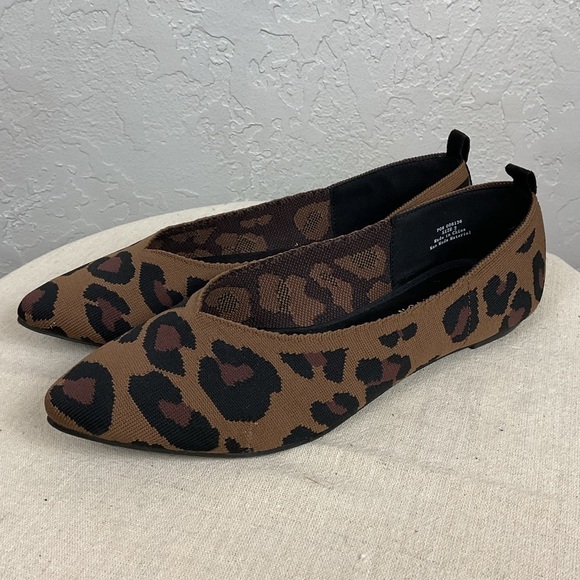 Women’s Journee Collection Tayleen Pointed Toe Ballet Flats Leopard Print Size 9 - Picture 3 of 11